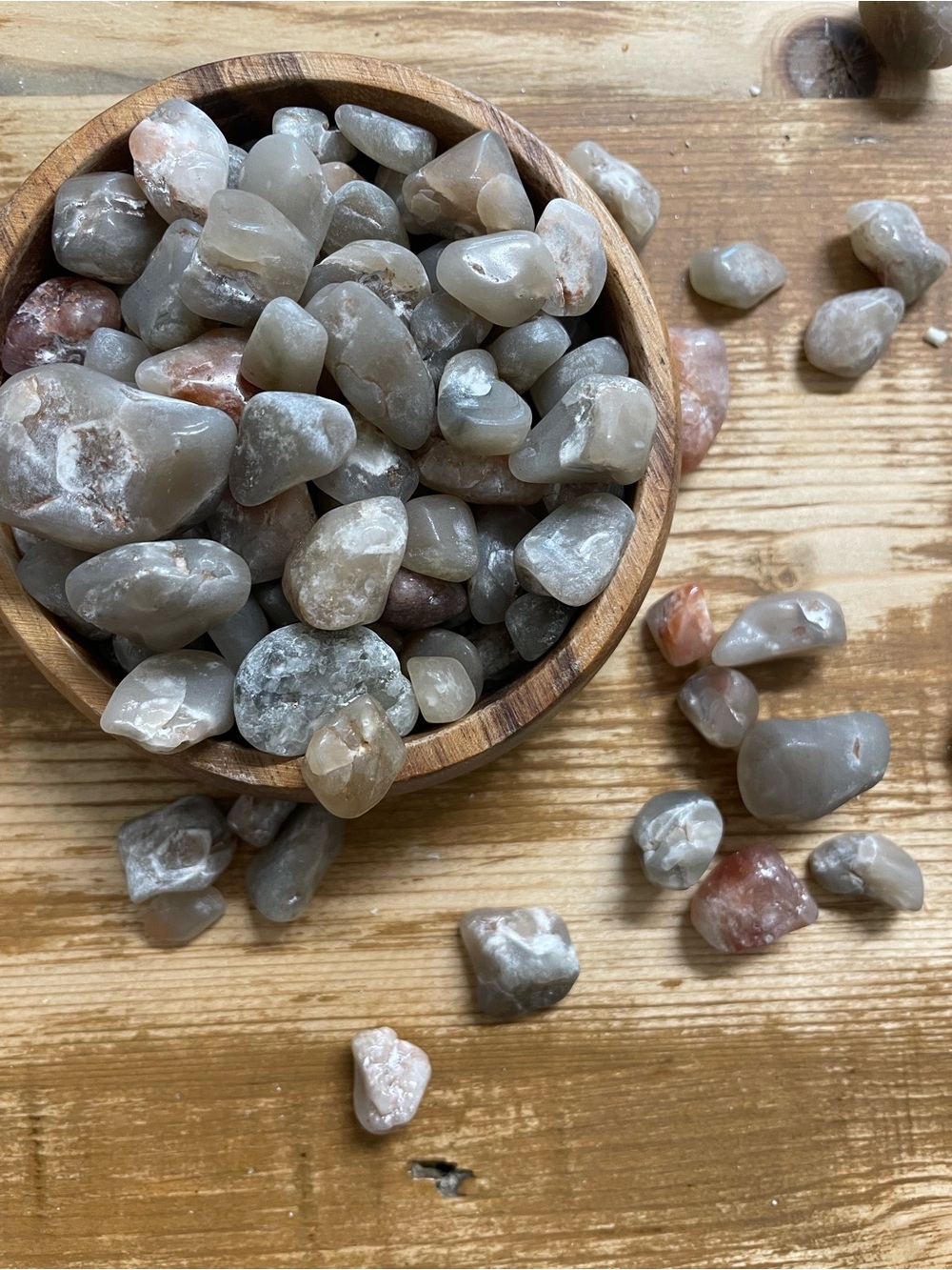 ALIEN POO. Tumbled pecos dimaonds from roswell NM. Tumbled alien poo!
